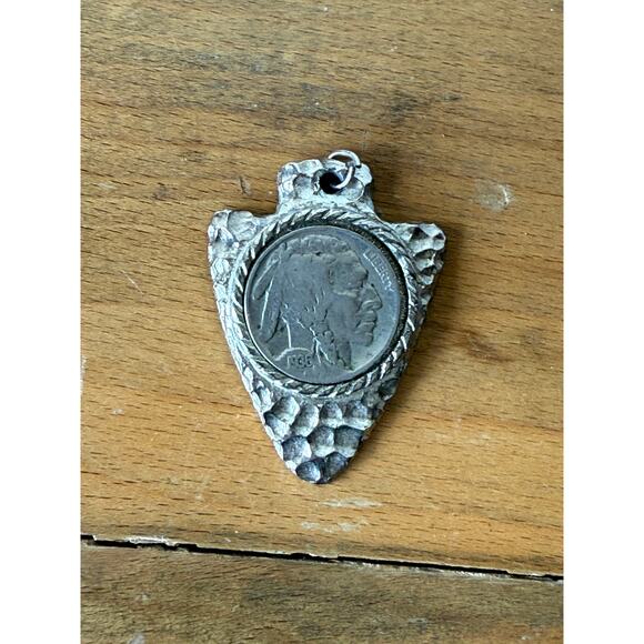 Vintage 1936 Buffalo Nickel Native Arrowhead 1.5" Necklace Pendant Silver - Picture 1 of 3